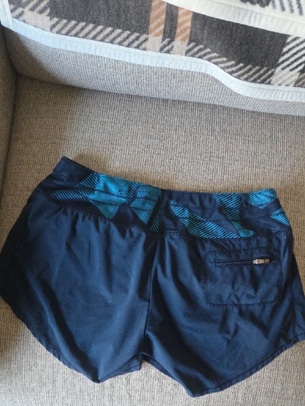 Oiselle Roga Shorts - Picture 3 of 5